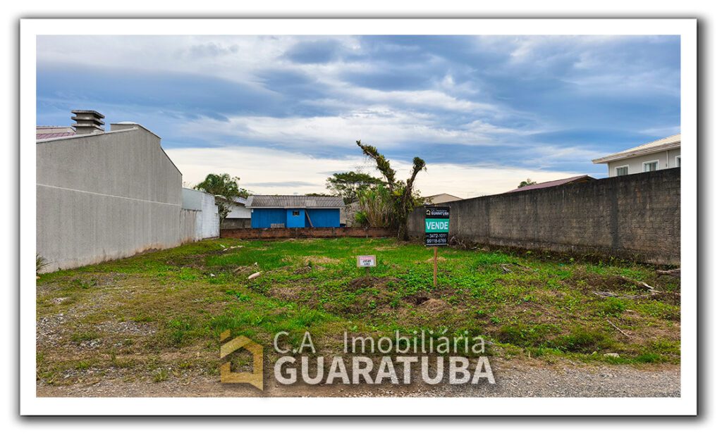 Terreno próximo da praia
