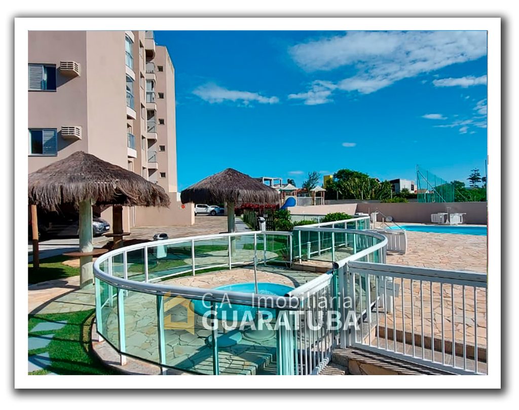 Com Piscina