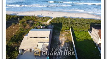 Terreno para venda de frente para o mar na Barra do Saí em Guaratuba